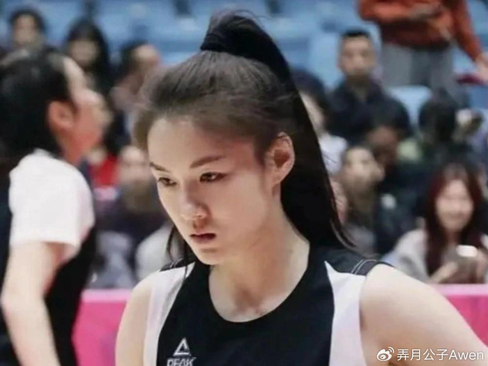 必一运动官网app-光漂亮有什么用？5中1+正负值最低，球迷：回去看王思雨的比赛录像|张曼曼|女篮|宫鲁鸣|中国女篮|国家队_新浪体育_新浪新闻